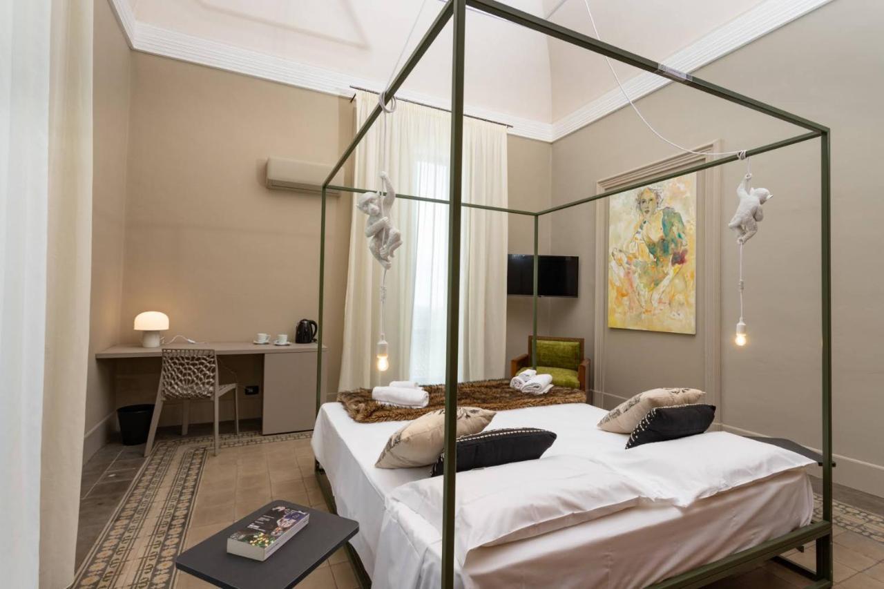 81 Suite And Breakfast Catania Bagian luar foto